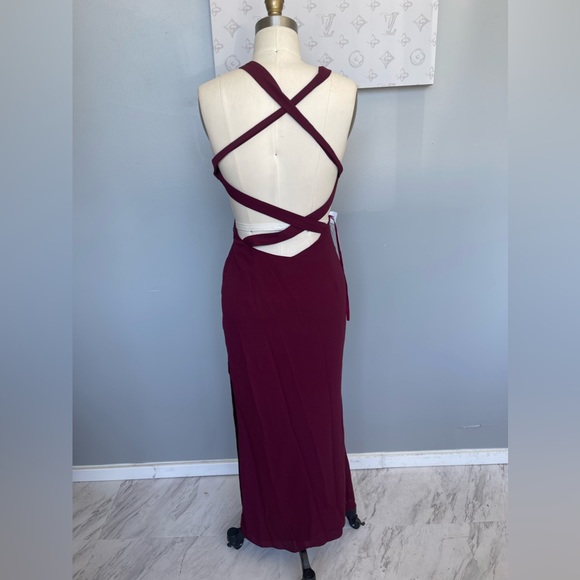 Fame and Partners Dress-back strap detail burgundy size 4 - Picture 5 of 8